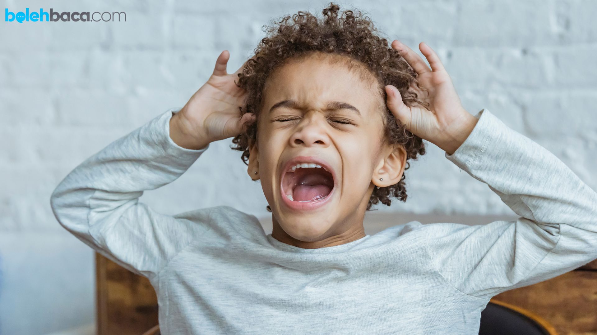 10 cara cerdas menghadapi anak tantrum